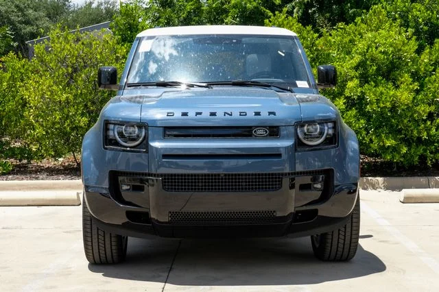 New 2026 Tasman Blue Land Rover X-Dynamic SE image 6