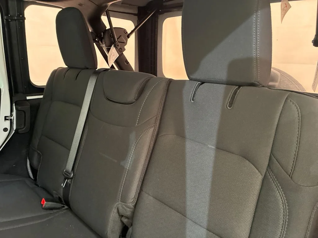 Used 2022 White Jeep Unlimited Sport S image 11