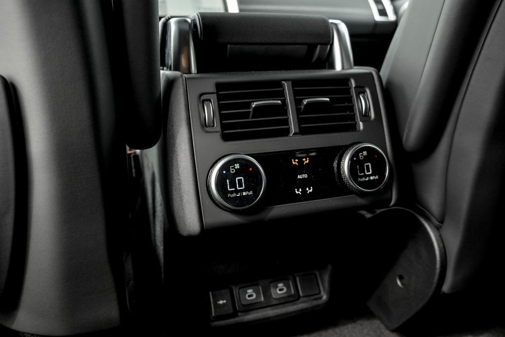 2026 Land Rover Discovery Gemini Edition - Photo 17