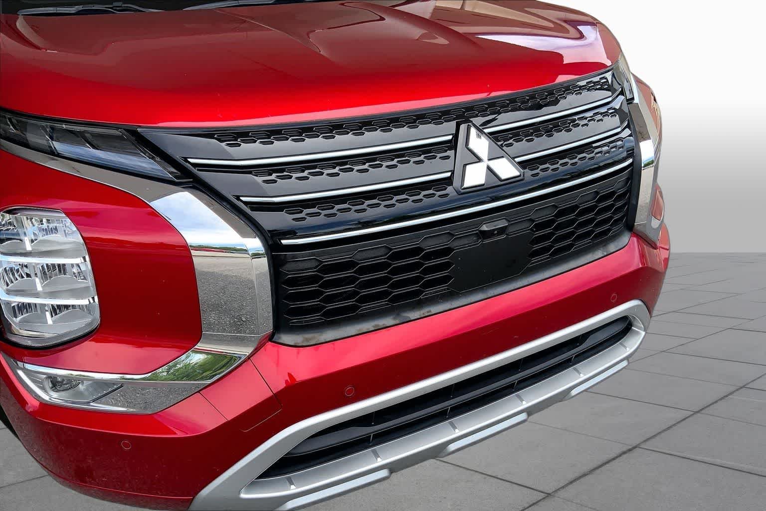 Used 2022 Red Diamond Mitsubishi SEL Special Edition image 32
