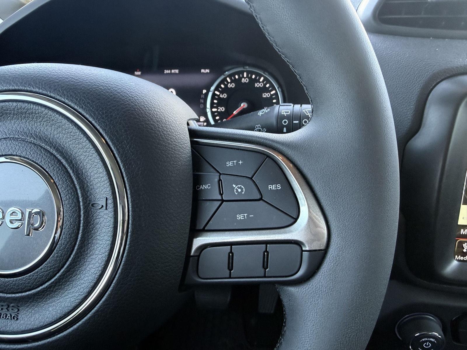 Used 2022 Gray Jeep  image 10