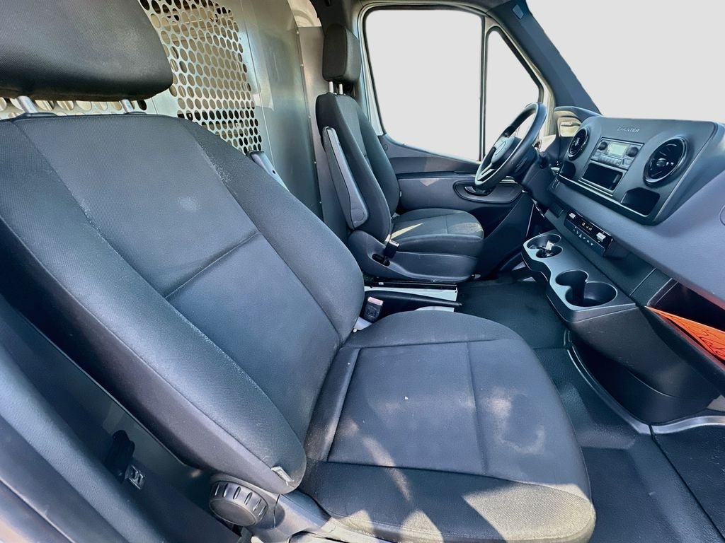 Used 2020 White Freightliner Base image 25