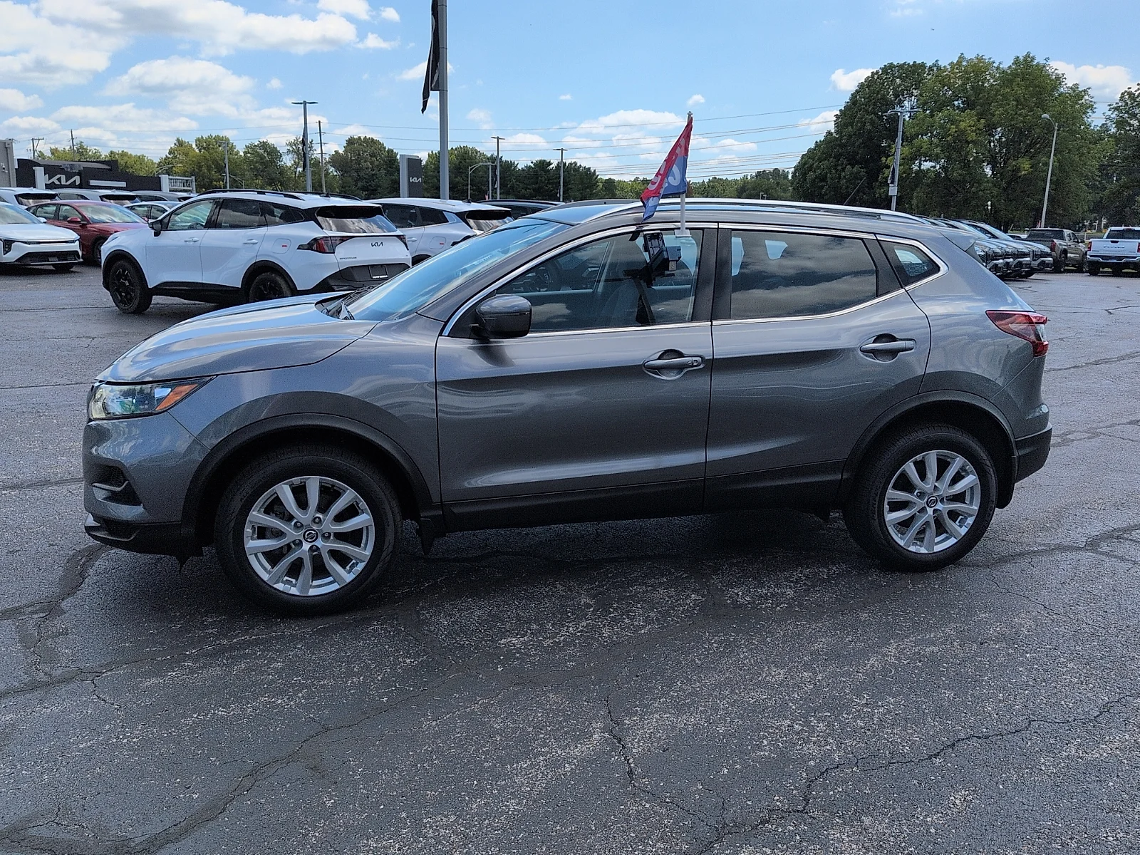 Used 2020 Gun Metallic Nissan SV AWD Xtronic CVT image 4