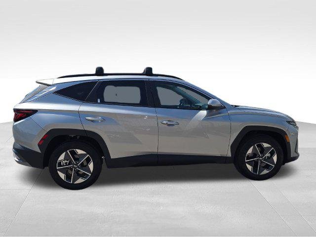New 2026 Silver Hyundai SEL FWD image 6