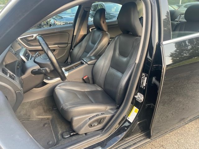 Used 2015 Black Volvo T5 Premier Plus image 10
