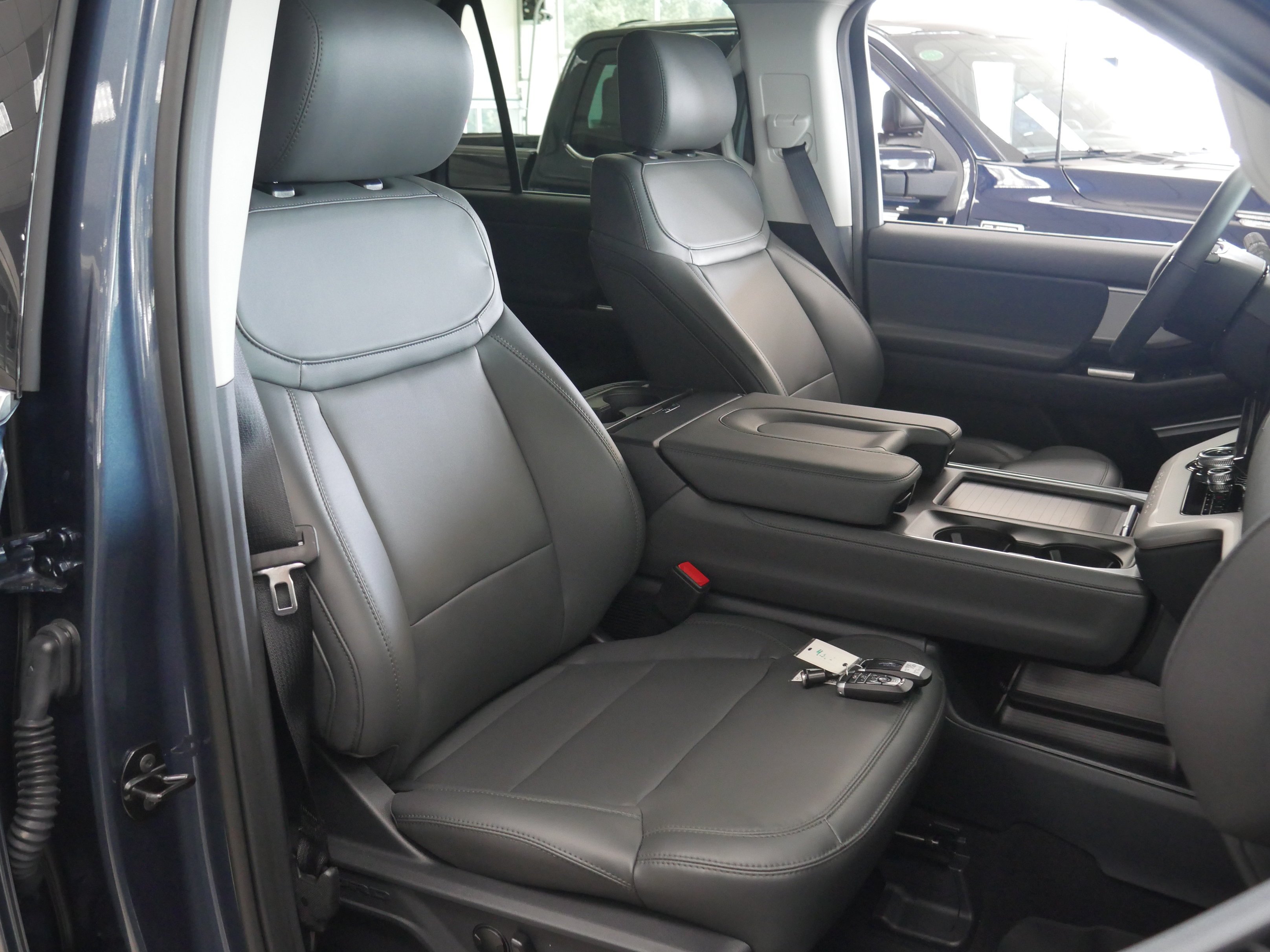 New 2027 Nocturnal Blue Metallic Ford Active image 30