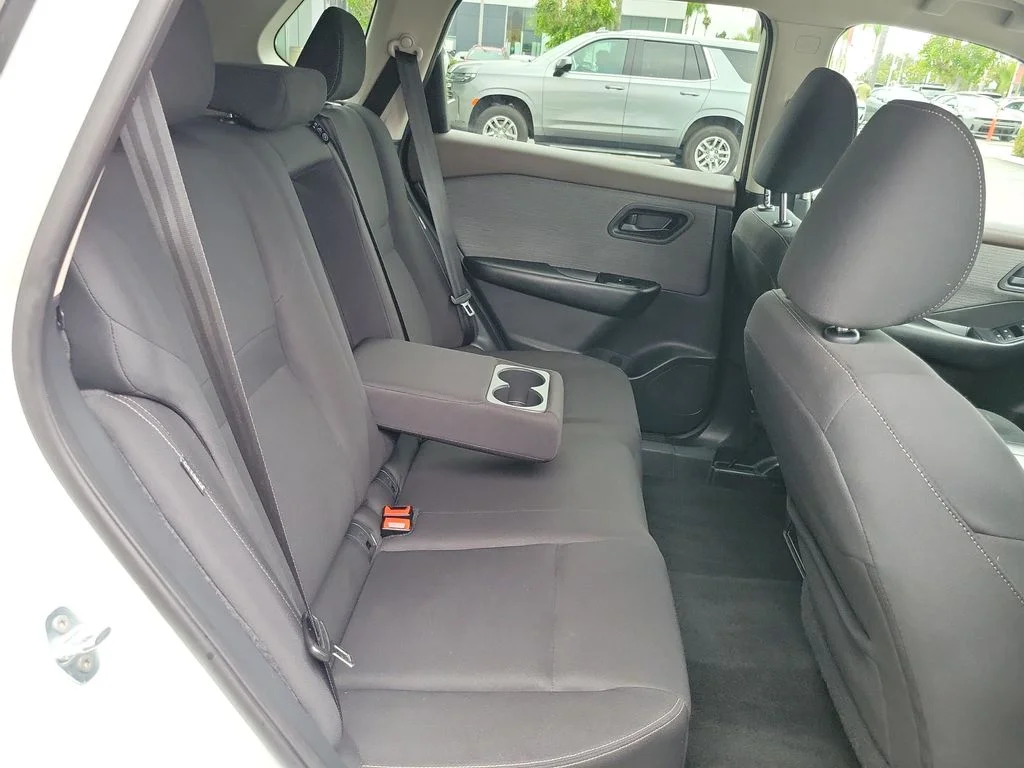 Used 2023 White Nissan S image 21