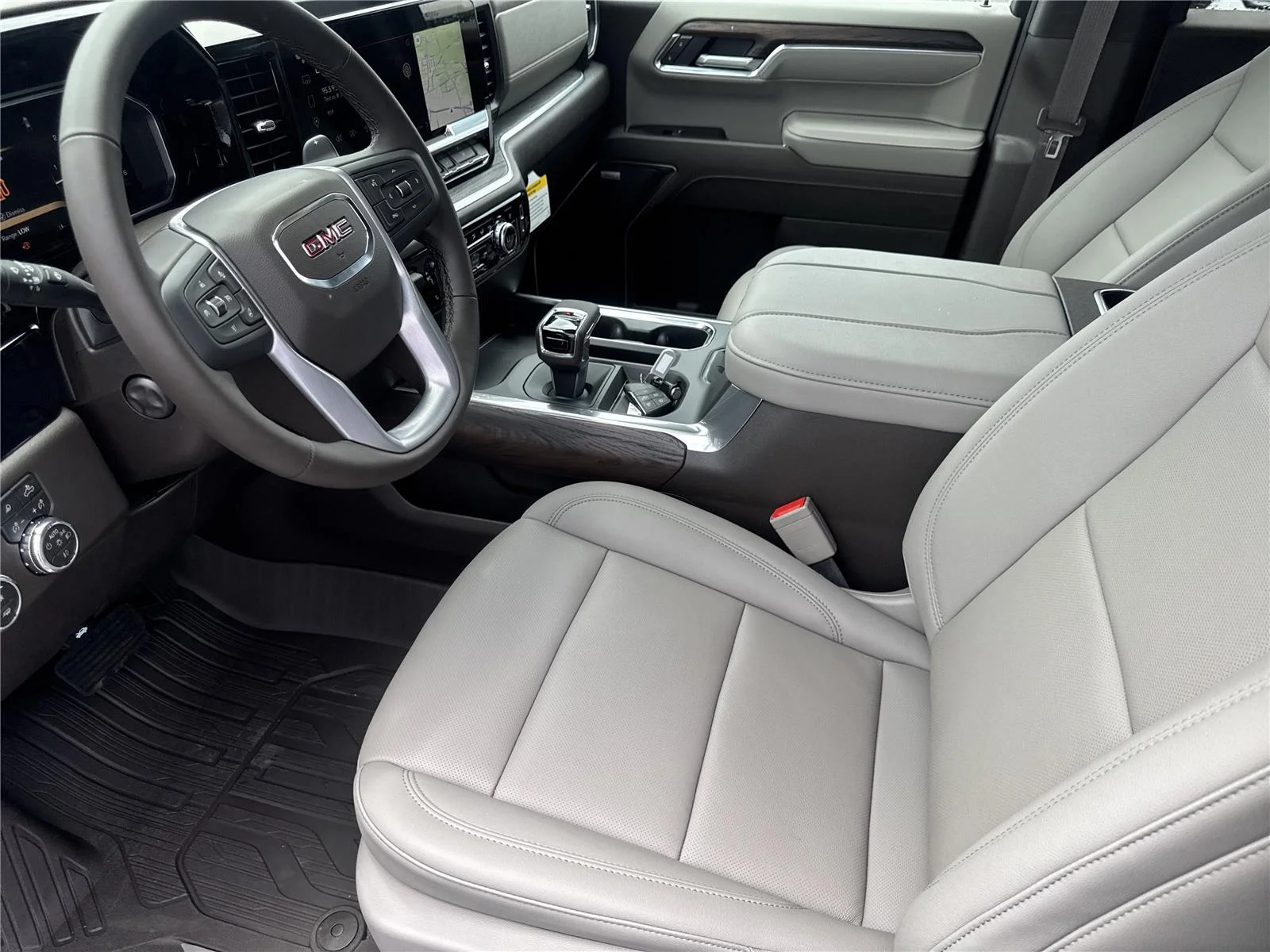 2026 GMC Sierra 1500 SLT - Photo 10
