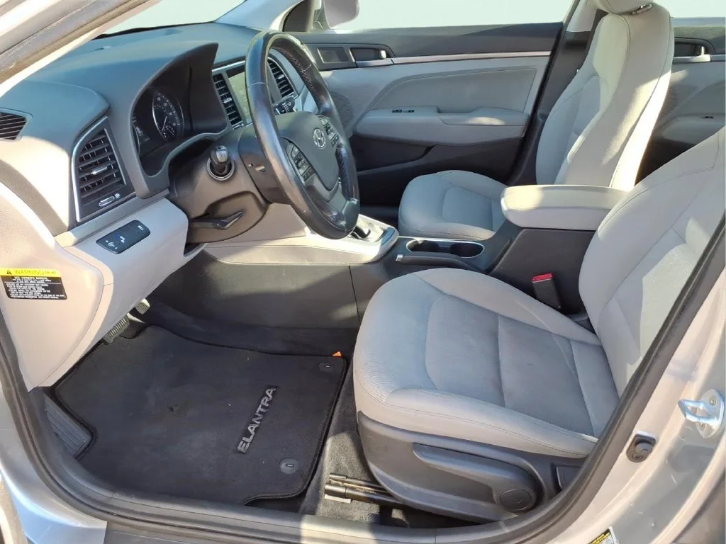 Used 2017 Gray Hyundai SE image 10