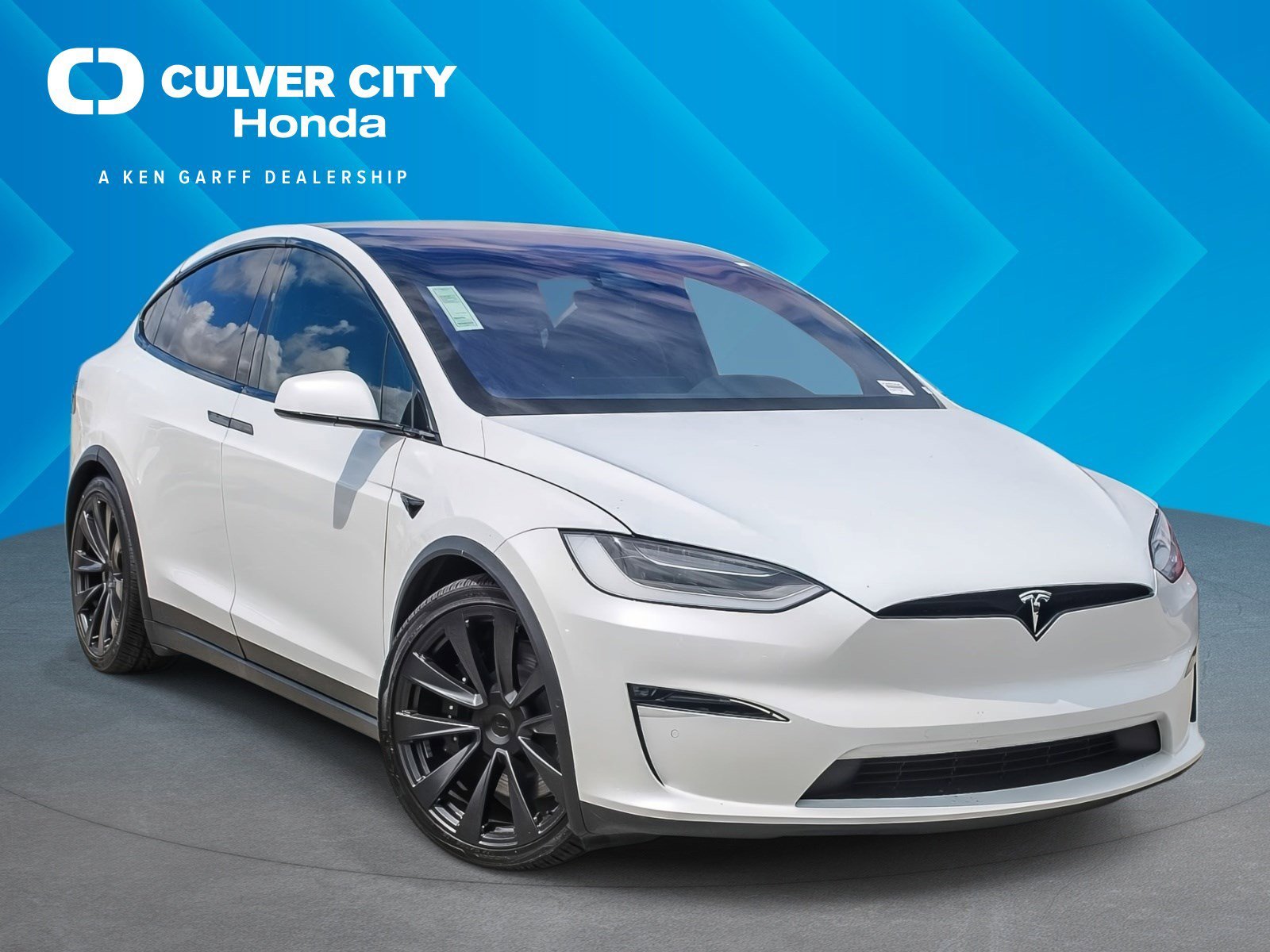 2022 Tesla Model X Long Range's photo