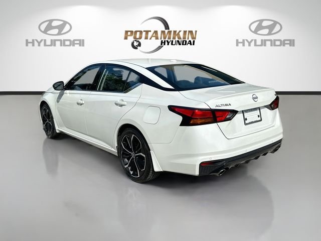Used 2024 White Nissan 2.5 SR image 7