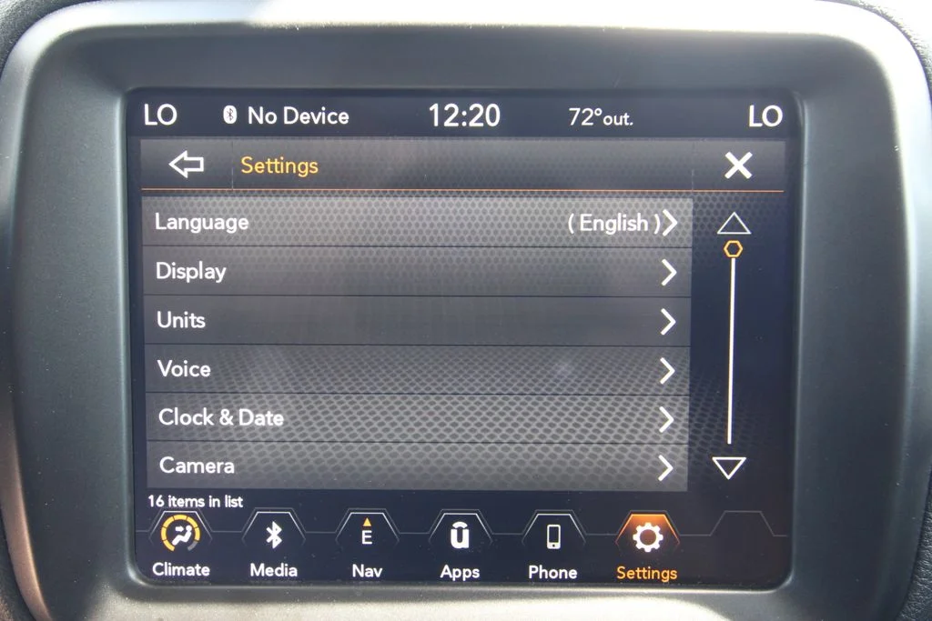 Used 2023 Gray Jeep Latitude image 34