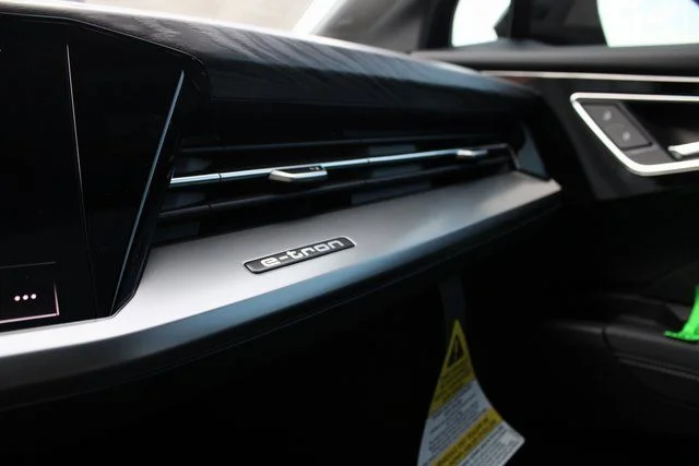 2025 Audi Q4 e-tron Premium Plus - Photo 9