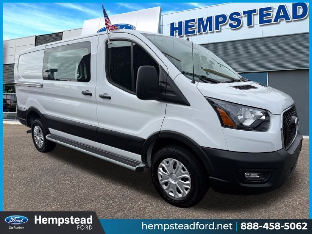 Certified Used 2025 Oxford White Ford Base image 3