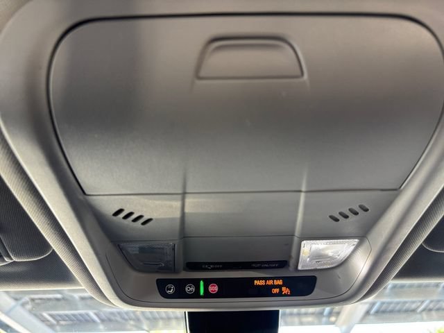 Used 2024 Ebony Twilight Metallic GMC SLE image 8