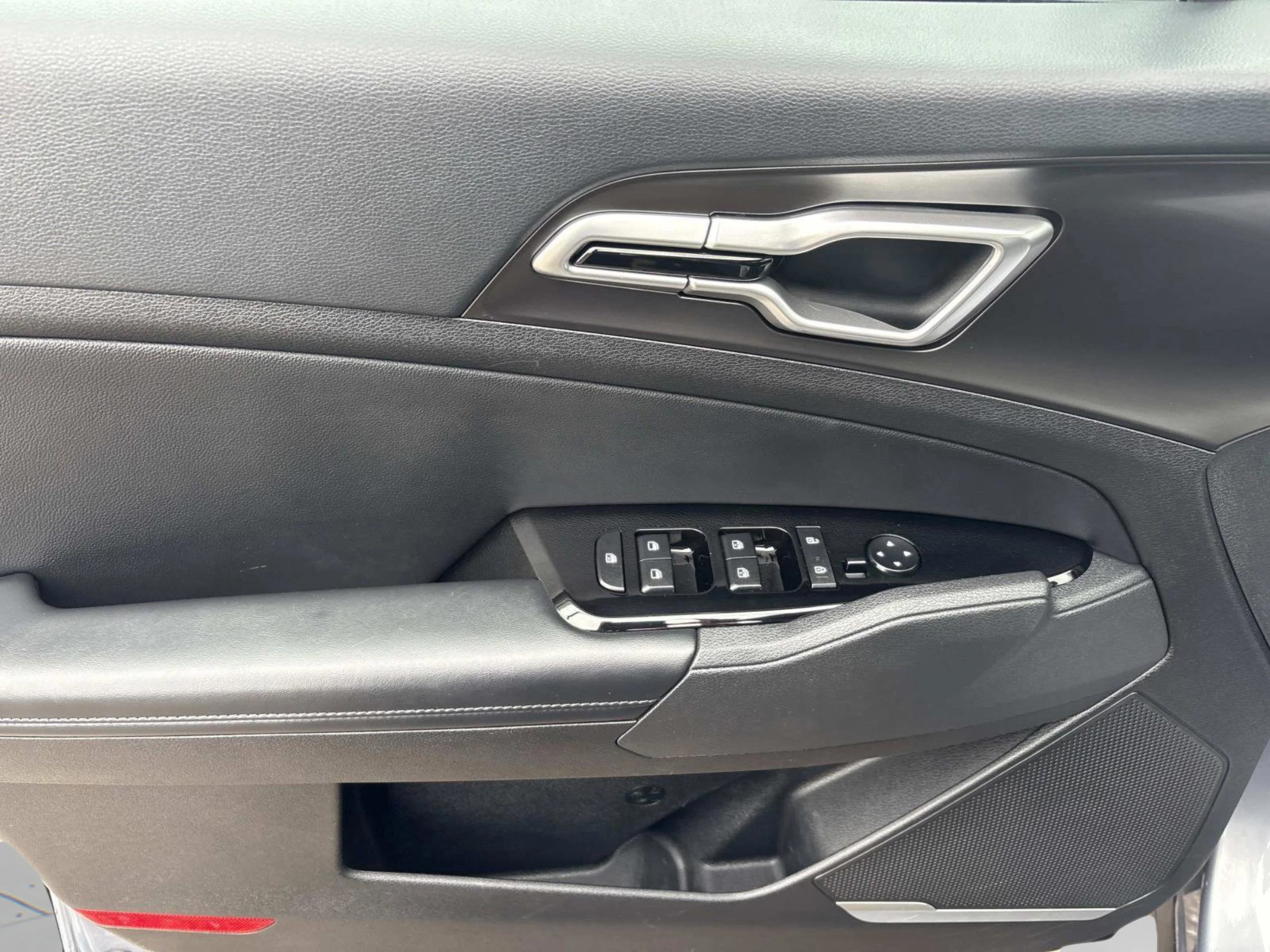 2023 Kia Sportage EX - Photo 23