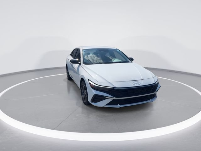 Certified Used 2025 White Hyundai SEL Sport image 3