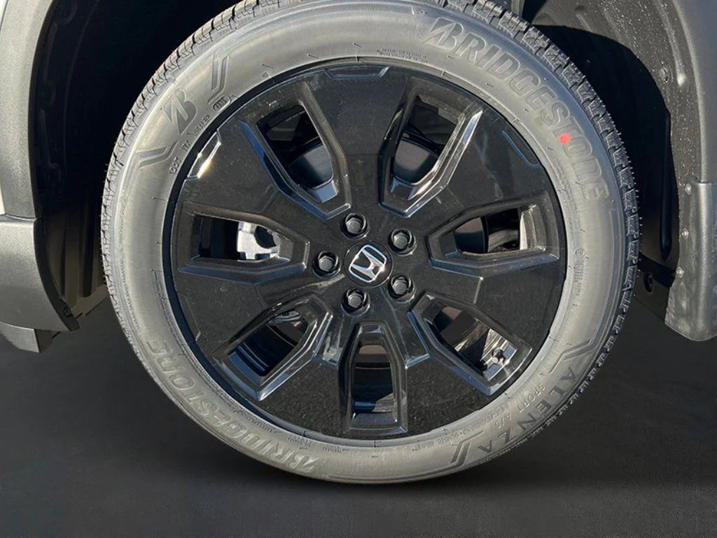 New 2026 PLATINUM WHITE PEARL Honda Black Edition image 9
