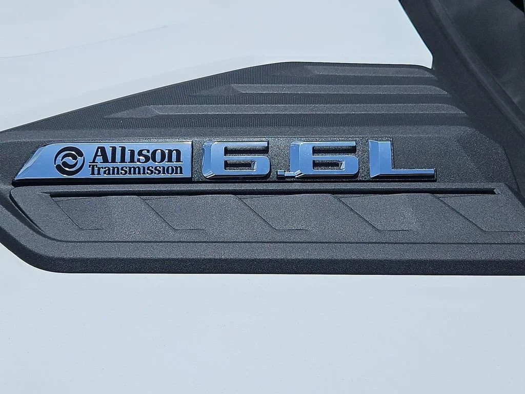 New 2026 Summit White Chevrolet WT image 11