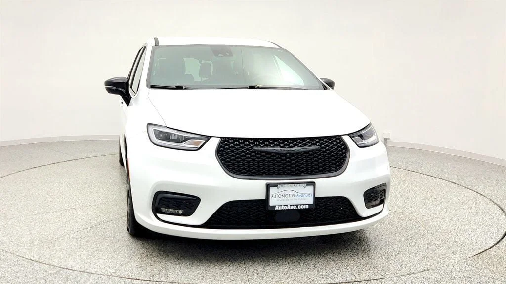 Used 2024 Bright White Clearcoat Chrysler Hybrid S Appearance Pkg image 2