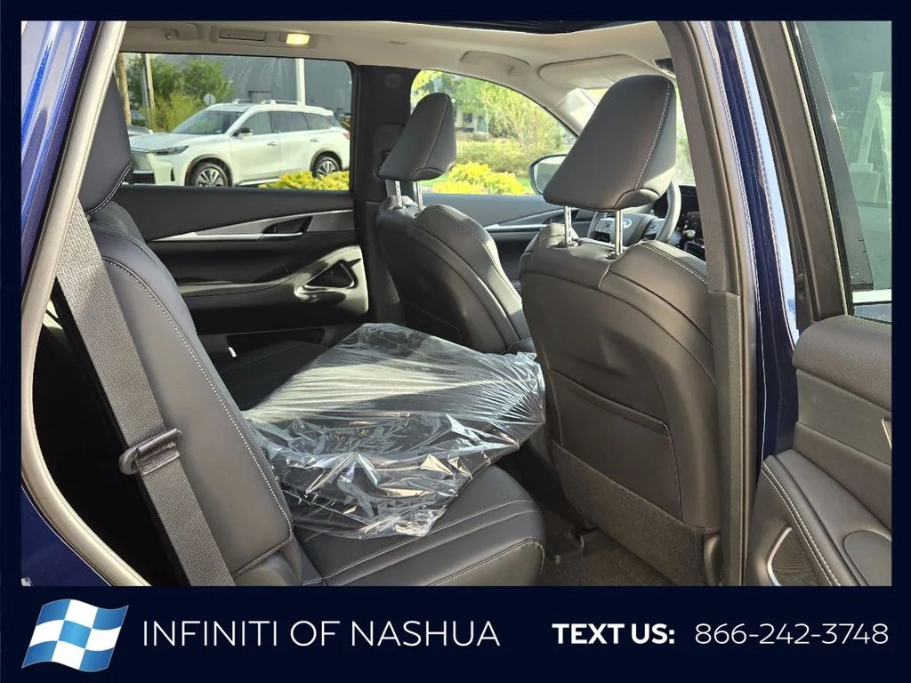 New 2027 GRAND BLUE INFINITI Luxe AWD image 17