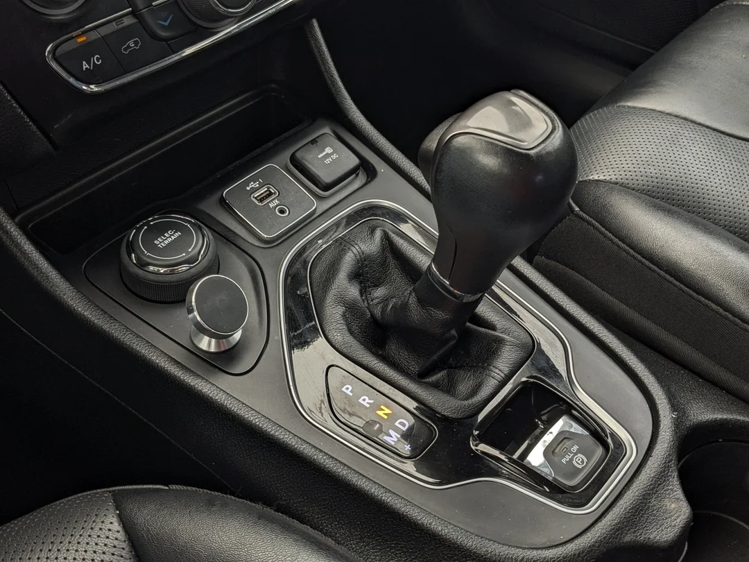 Certified Used 2023 Grey Jeep Altitude - - 4x4 - 8.4 Uconnect NAV - Premium Leather - Heated Seats & Wheel & More! image 20