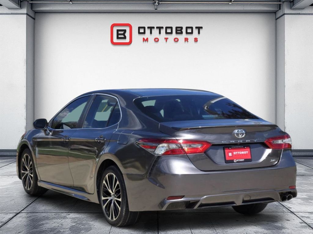 Used 2018 Gray Toyota SE image 3