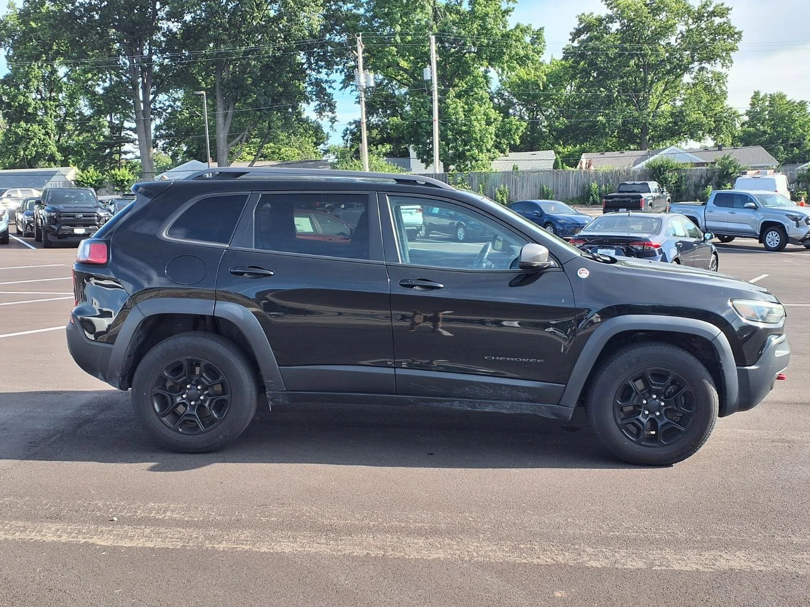 Used 2019 Jeep Cherokee Trailhawk with VIN 1C4PJMBX3KD389595 for sale in Kirkwood, MO