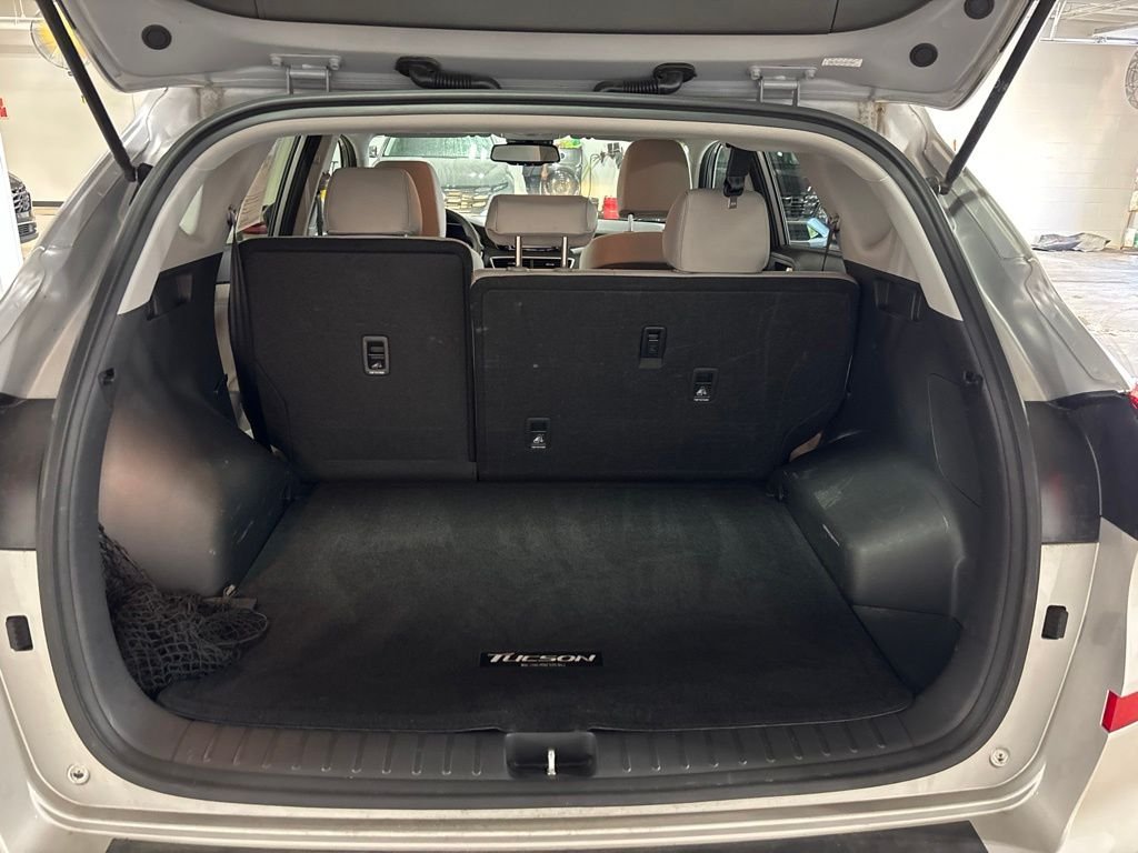 Used 2020 Silver Hyundai Value image 25