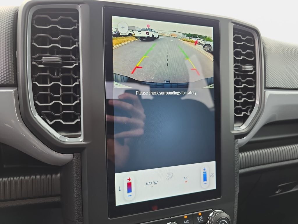 Used 2025 Beige Ford XL image 23