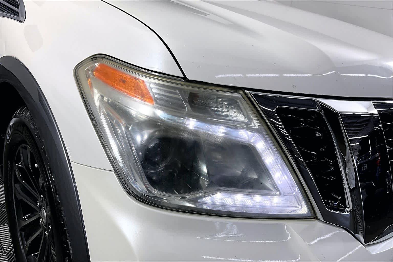 Used 2017 Pearl White Nissan Platinum image 27