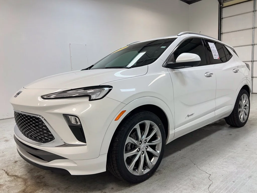 Used 2024 White Frost Tricoat Buick Avenir image 12