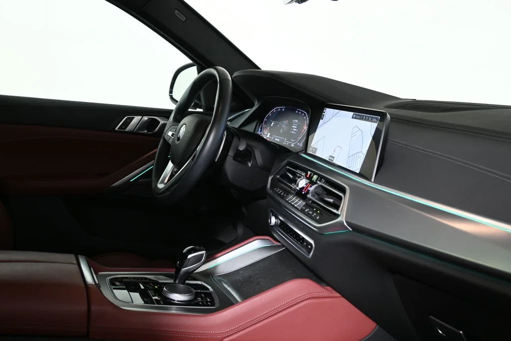Used 2022 Black BMW xDrive40i image 8