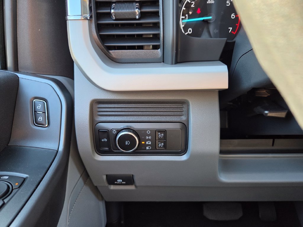 New 2027 Marsh Gray Metallic Ford F-250® XLT image 10