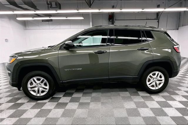 Used 2018 Olive Green Pearlcoat Jeep Sport image 14