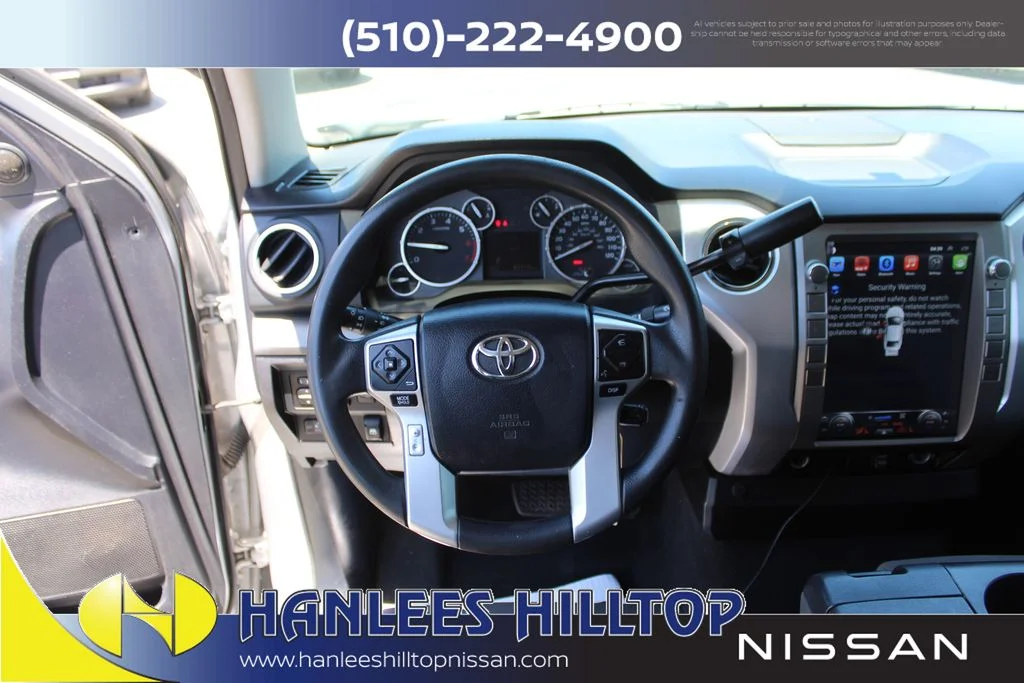Used 2014 Silver Toyota SR5 image 15
