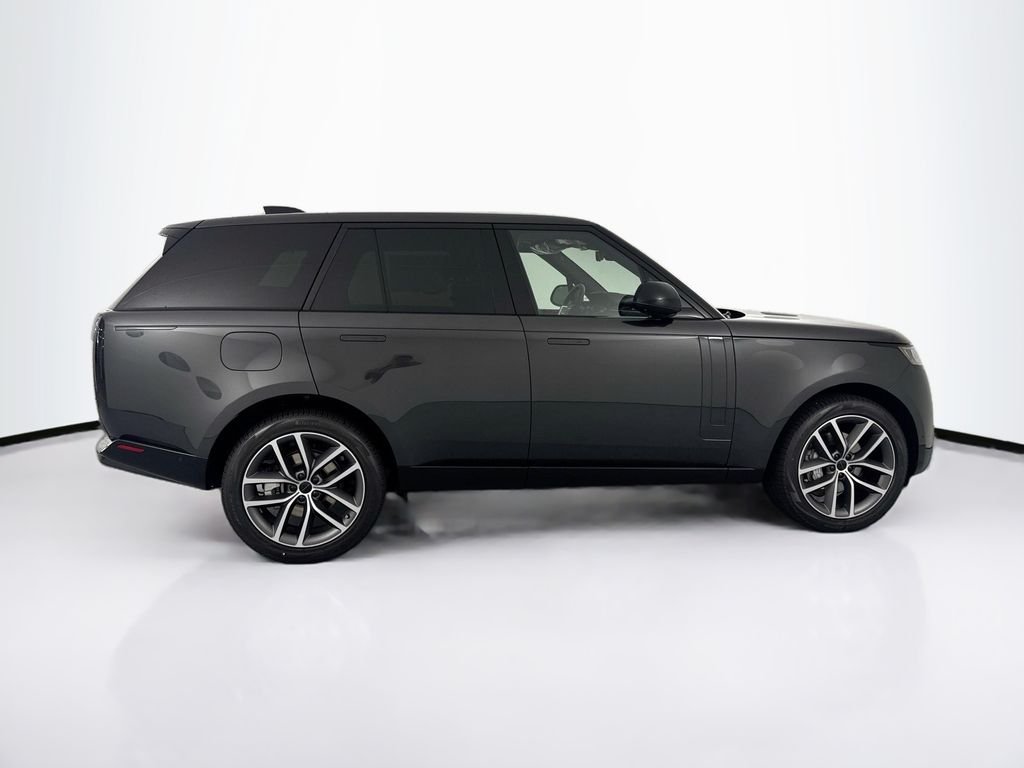 New 2026 Carpathian Grey Land Rover SE image 4