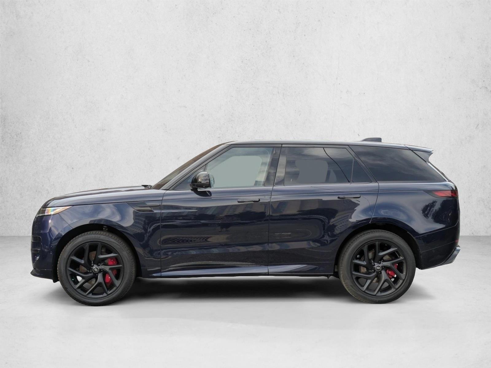Used 2023 Portofino Blue Metallic Land Rover SE Dynamic image 9
