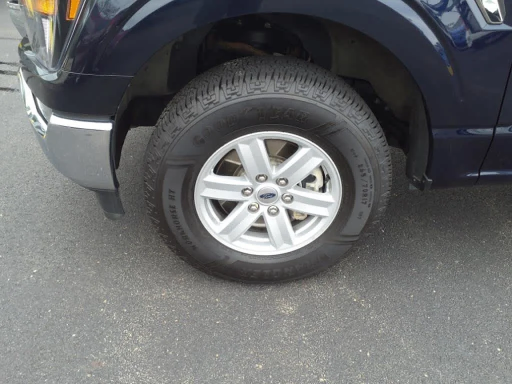Used 2023 Antimatter Blue Metallic Ford XLT image 3