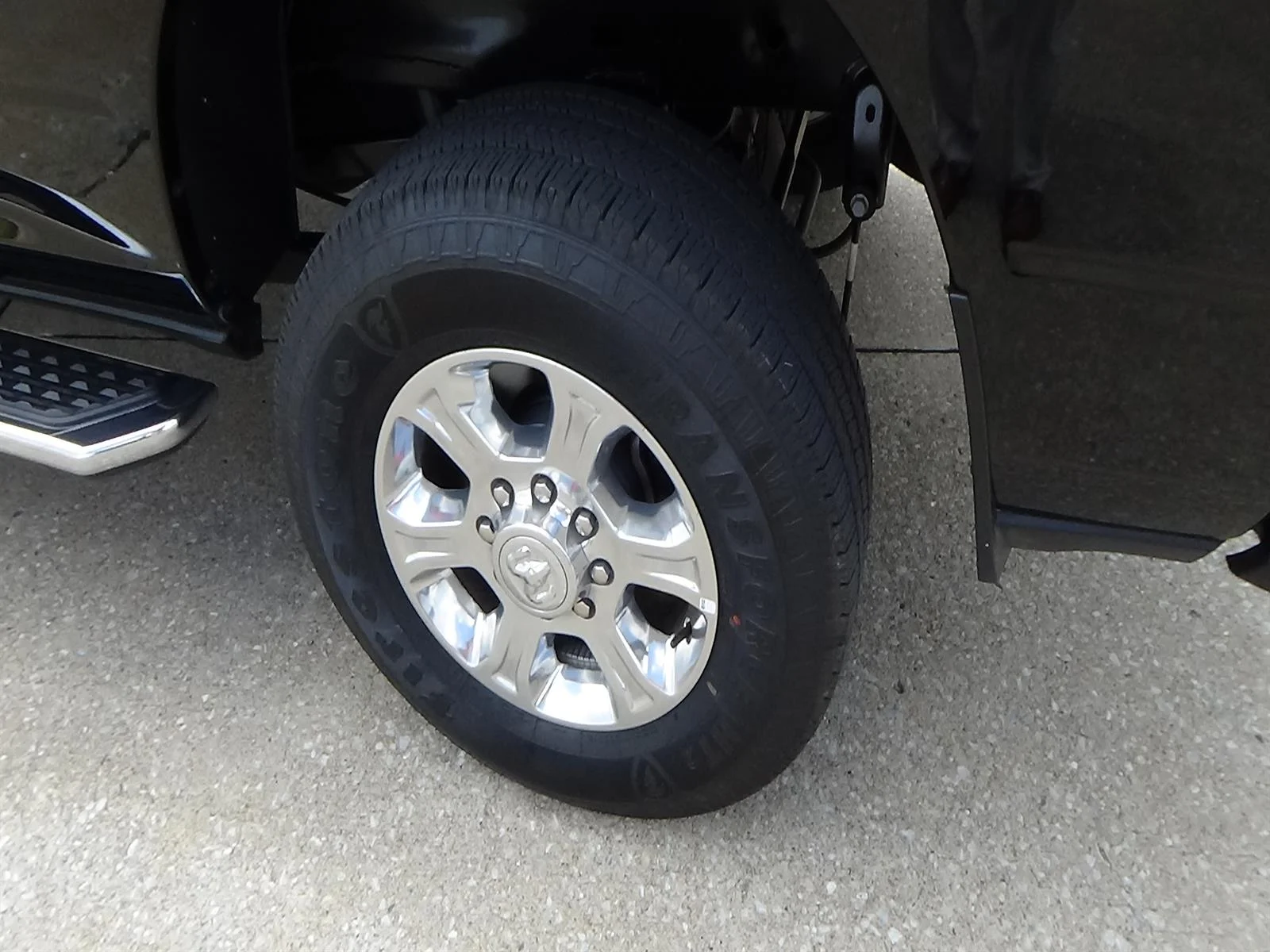 Certified Used 2026 Black Clear Coat (px8) RAM Big Horn image 9