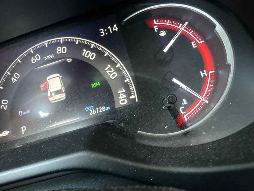 Used 2024 Gray Toyota XLE Premium image 9