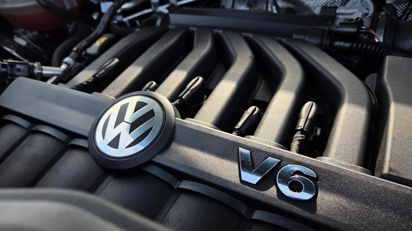 Certified Used 2022 Deep Black Pearl Volkswagen 3.6L V6 SEL image 77