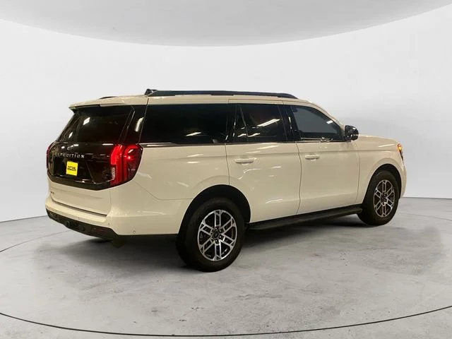 Used 2025 White Ford Active image 5