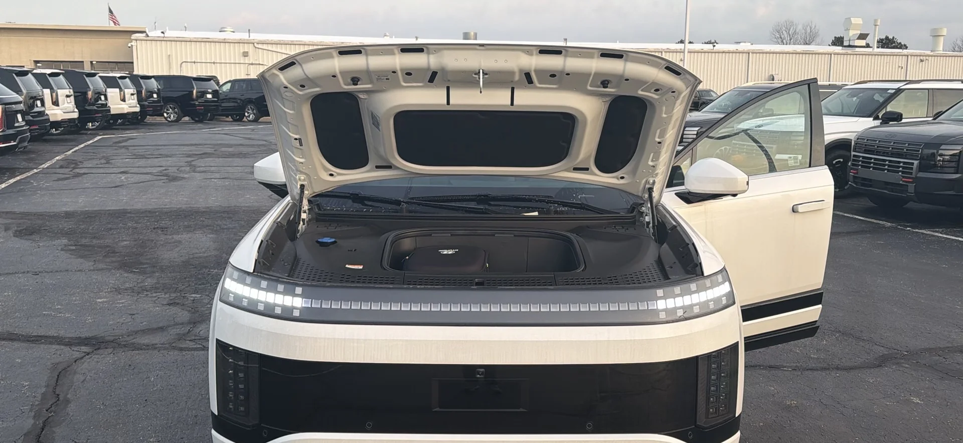 New 2026 Snow White Pearl Hyundai SEL image 15