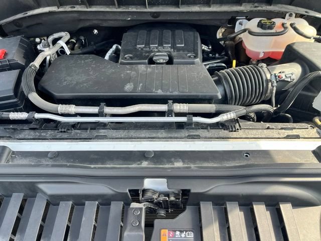 Used 2025 Summit White Chevrolet LT image 29