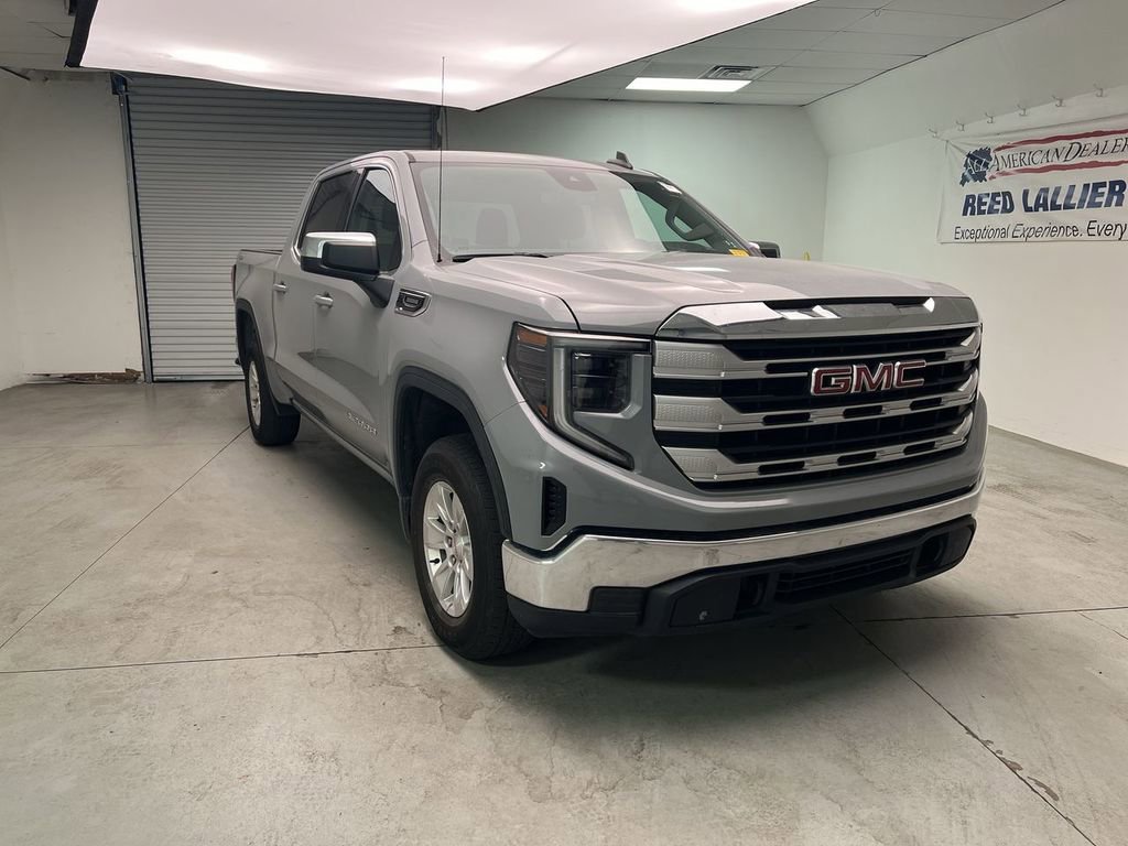 2024 GMC Sierra 4WD Crew Cab Short Box SLE's photo