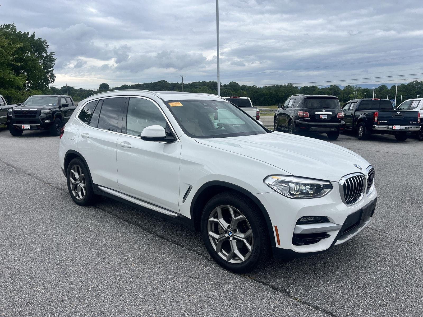 Used 2021 Alpine White BMW xDrive30i image 1