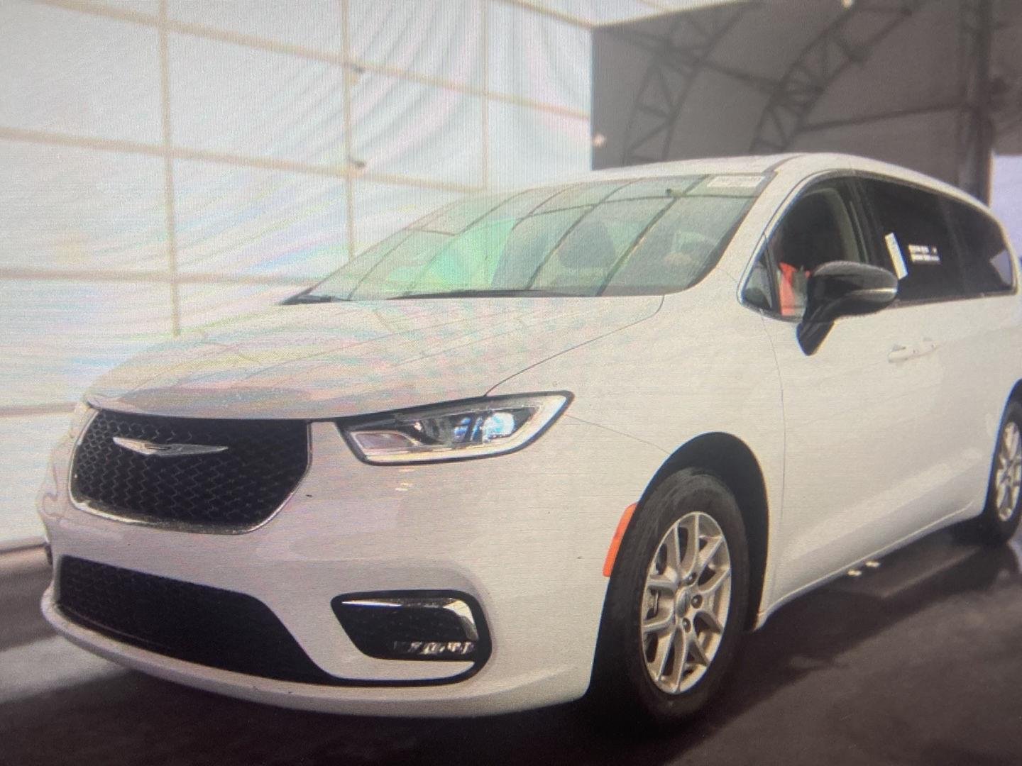 Used 2024 Bright White Clearcoat Chrysler Touring L image 8