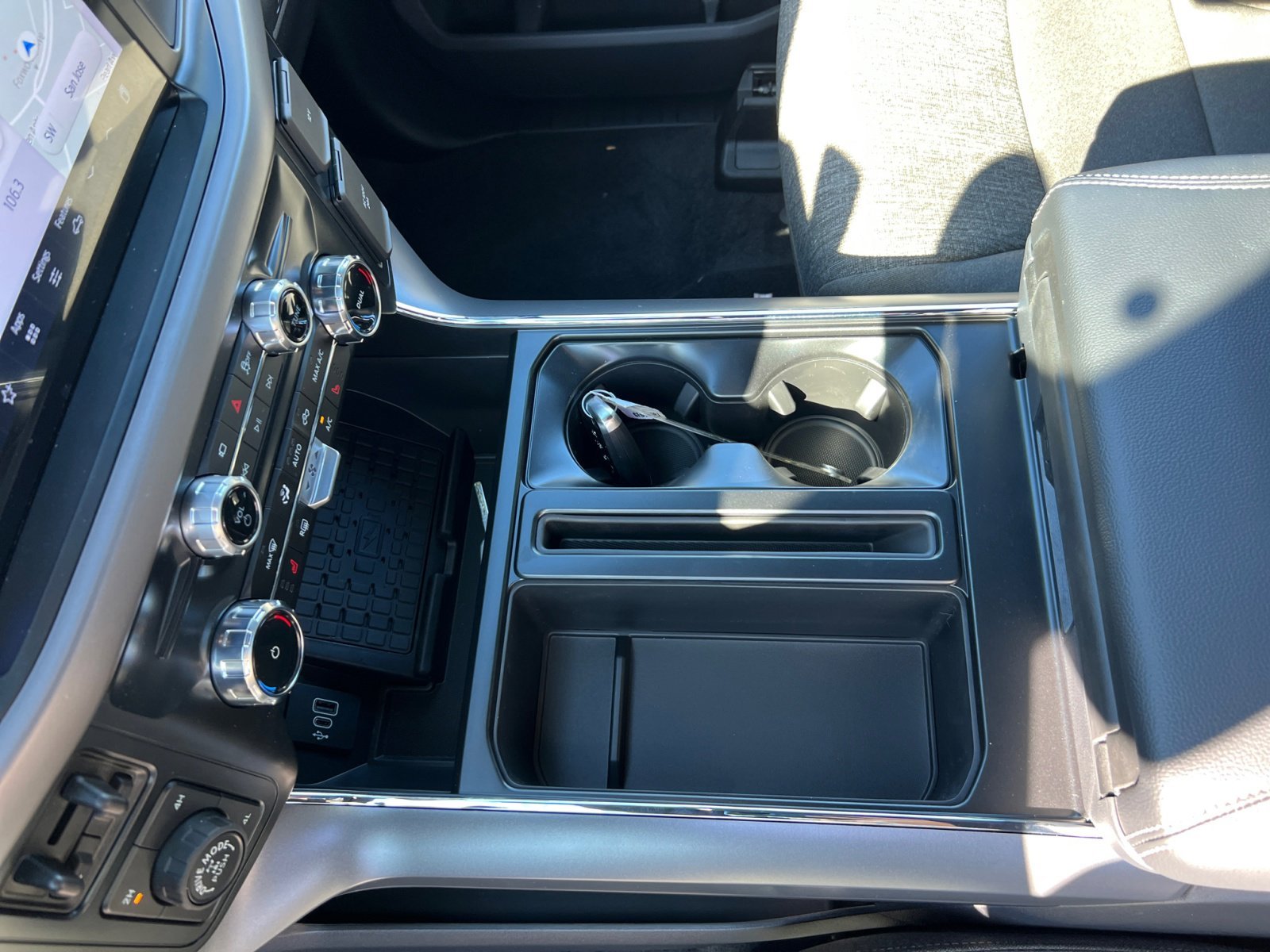 New 2025 OXFORD WHITE Ford XLT Hybrid image 13