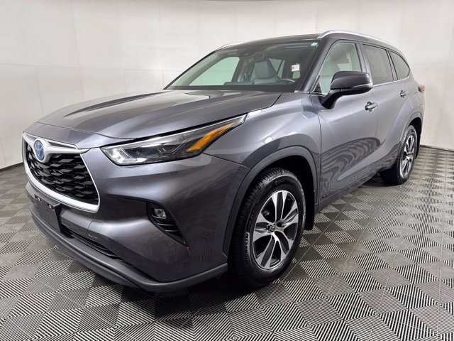 Used 2023 Gray Toyota XLE image 8